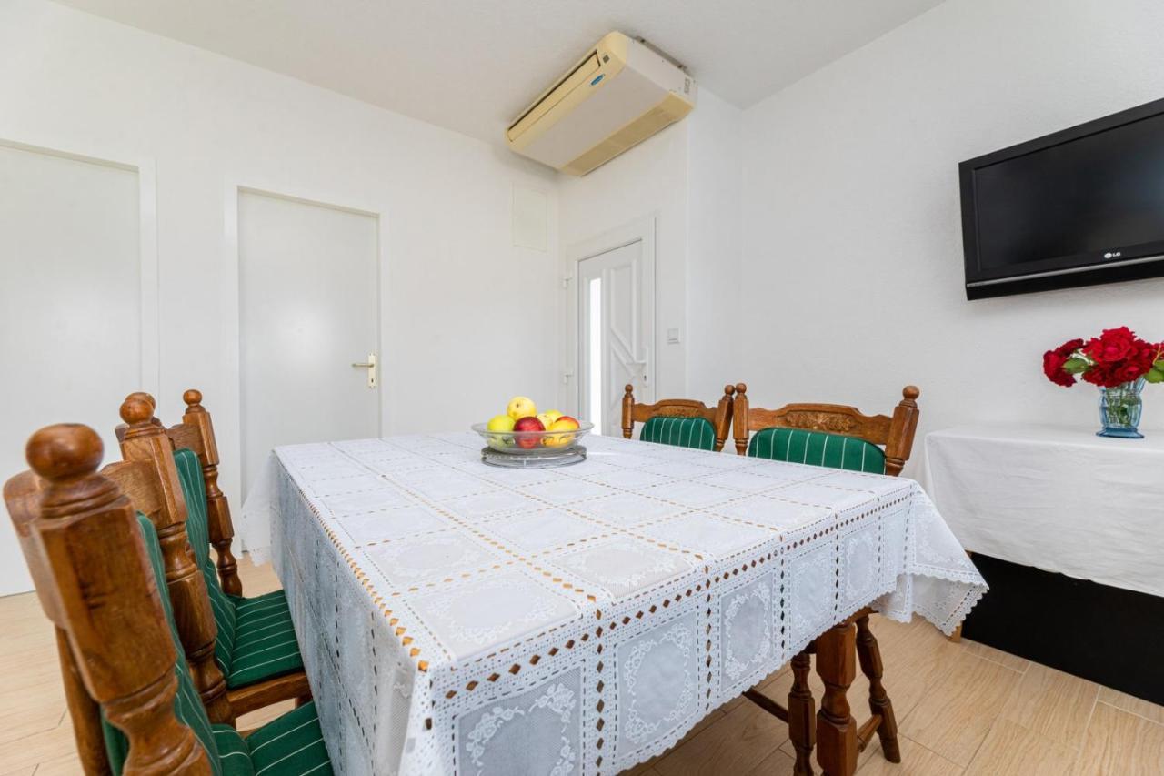 Apartmani Jasarevic Šilo Buitenkant foto