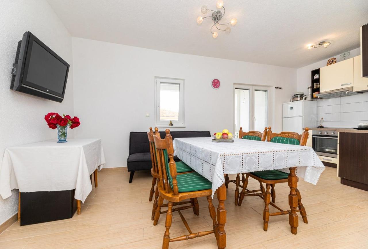 Apartmani Jasarevic Šilo Buitenkant foto