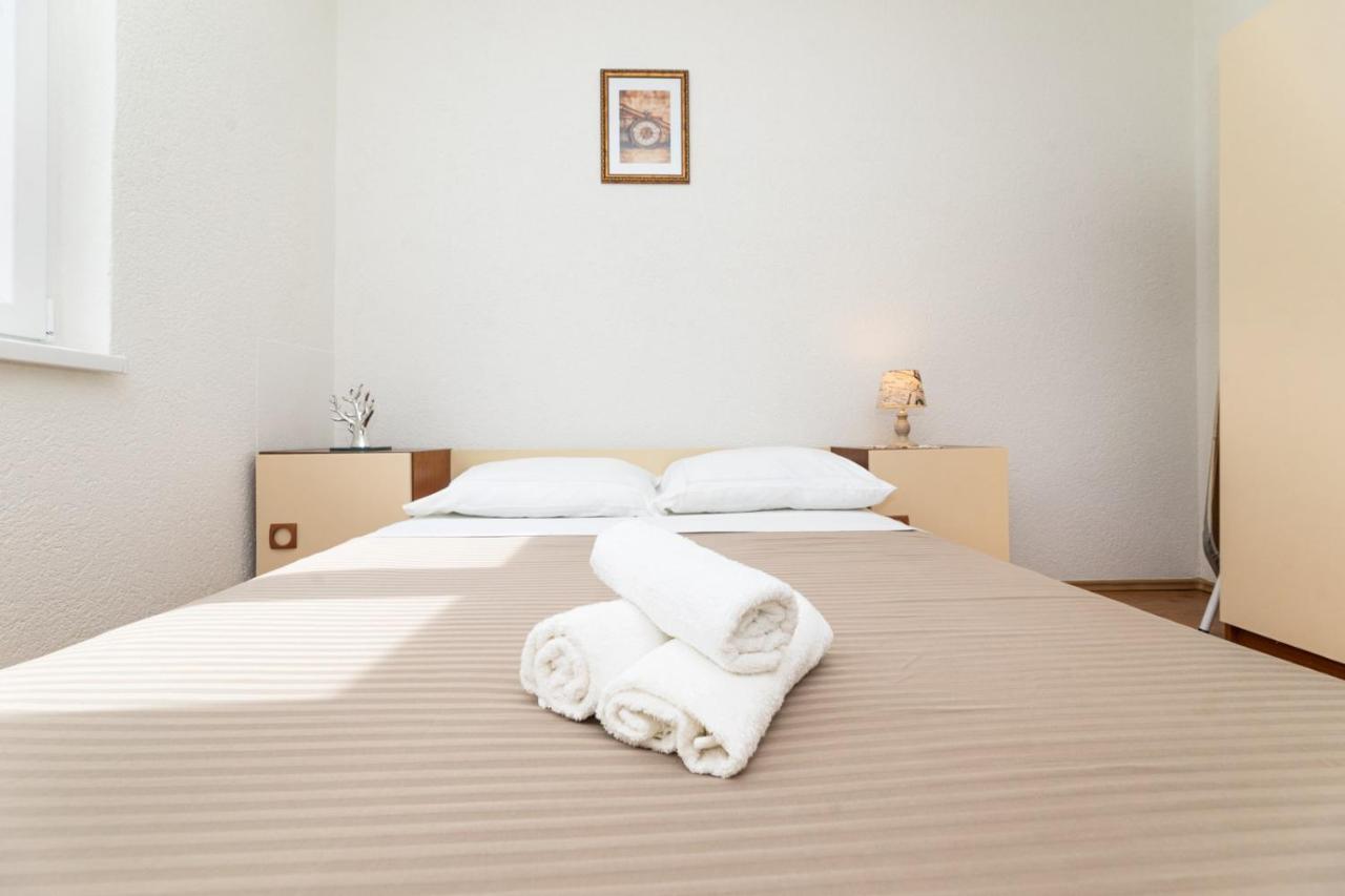 Apartmani Jasarevic Šilo Buitenkant foto